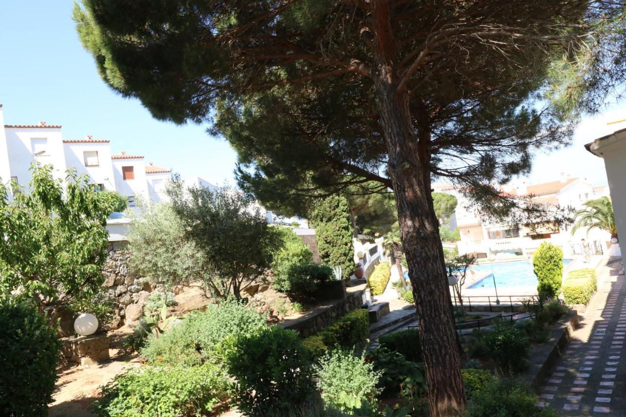 Jardins III B 2 - Piso Con Vista Al Mar Y Piscina Apartment Roses Bagian luar foto